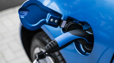 Mercedes-Benz And <span style='background: #ff0000'>BMW</span> Team Up To Build A Massive Network Of Charging Stations In China - Photo