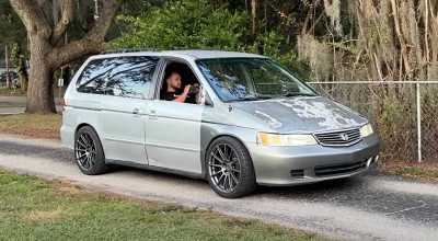 This Honda Odyssey With A Tesla Swap Is Absolutely Crazy! - Photo