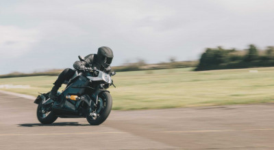 Ryan Reynolds Rides Into the Spotlight with Arc Motorcycles - Photo