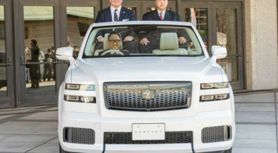Sumo Champions' Parade Vehicle Is A Toyota Century SUV Convertible - Photo