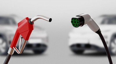 Hybrid vs Electric Cars: Navigating the Road to Greener Driving - Photo