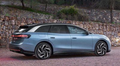 VW ID.7 Tourer: The Electric Wagon Defying EV Skeptics - Photo