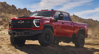 Chevy <span style='background: #ff0000'>Silverado</span> & GMC Sierra: Hybrid Comeback on the Horizon? - Photo