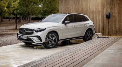 The 2025 Mercedes GLC350e 4Matic Plug-In Hybrid Joins The Lineup - Photo