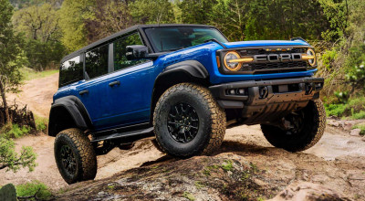 Stand Out Under Any Sky: Ford Bronco Raptor's Blackout Kit Elevates Off-Road Style - Photo