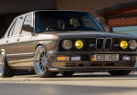 Retro Car Features: BMW's Customizable Wiper Speeds of the 80s and 90s - Photo
