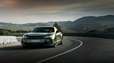 Audi Unveils Revamped 2025 e-tron GT Lineup With New RS Performance Model - Photo