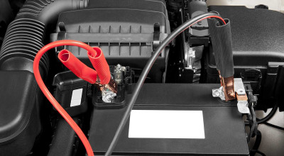 Jump-Starting Your Car: When and How to Use Jumper Leads Effectively - Photo