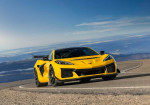 New 2025 Corvette ZR1 Surpasses Bugatti Veyron With 1,064 HP And 828 lb-ft Of Torque - Photo