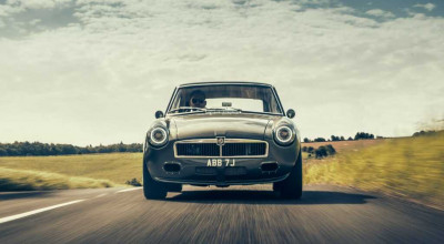 Frontline Cars V8 LE60 Is A Modern MGB Classic Set For Monterey Debut - Photo