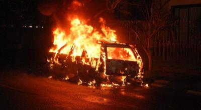 Surviving a Car Fire: Essential Safety Tips for Drivers - Photo