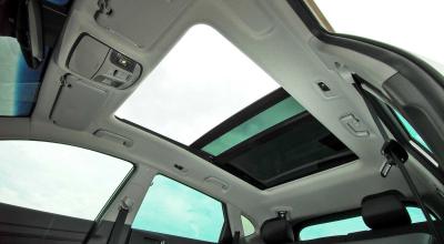Sunroof vs. Moonroof: Unveiling the Differences in Your Car - Photo