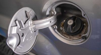 Why is the Fuel Cap on Different Sides in Cars? - Photo