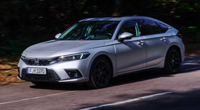 <span style='background: #ff0000'>Honda</span>’s One-of-a-Kind <span style='background: #ff0000'>Civic</span> In Blinding Silver Shines In Style - Photo