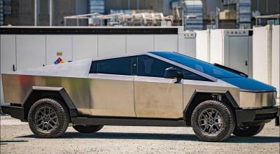 Cybertruck 13,000-Mile Review: JerryRigEverything Spills the Beans on Tesla's Icon - Photo