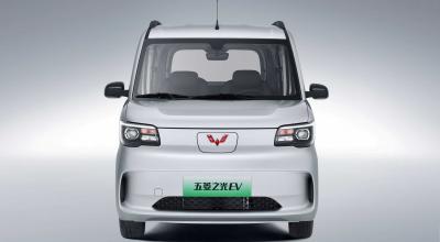 SAIC-GM-Wuling Unveils Sunshine EV, a Budget-Friendly Minivan with Modular Design - Photo