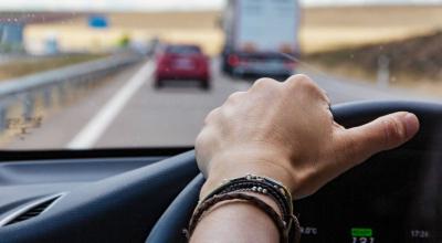 Mastering the Two-Second Rule: Essential Tips for Safer Driving - Photo