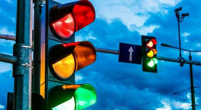 Traffic Lights Explained: Rules, Tips & Avoid Tickets - Photo