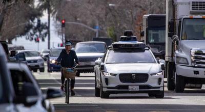 The Future of Self-<span style='background: #ff0000'>Driving</span> Cars: Progress, Setbacks, and Predictions - Photo