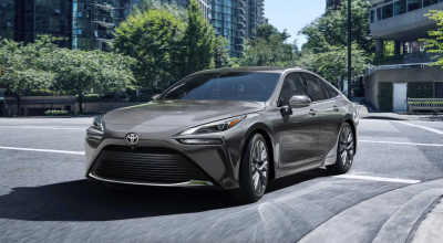 Toyota Mirai Drops Limited Trim, Packs More Features Into 2025 XLE - Photo