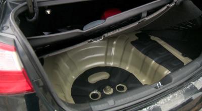 No Spare Tire? Why New Cars Are Ditching Your Emergency Backup - Photo