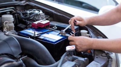 Car Battery Swap: Why Disconnecting Negative First is Crucial - Photo