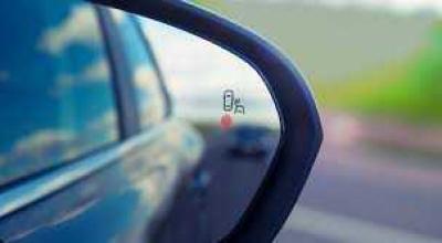 Blind Spot Monitoring: Your Car's Extra Set of Eyes (and Why You Need It) - Photo