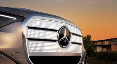 Mercedes Finally Gives Its Electric GLC a Face Worth Looking At - Photo