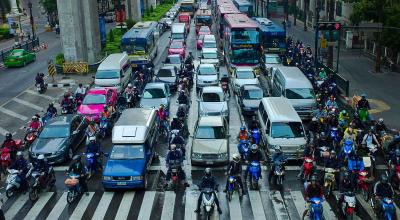 Lane Filtering: The States Where It's Legal (And Why) - Photo