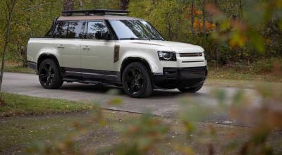 Heritage Customs Builds The Land Rover Defender Pickup Land Rover Didn’t - Photo