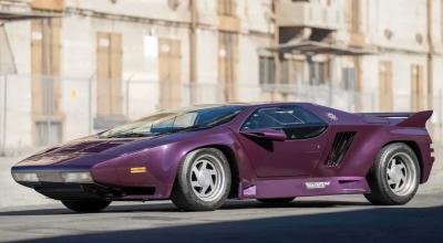 The Vector W8: The 200+ MPH American Supercar That Europe Never Saw Coming - Photo