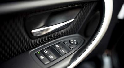 The Surprising History of Power Windows: From 1941 Packard Hydraulics to Modern Electric Systems - Photo