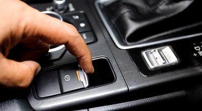 5 Bad Habits That Ruin Automatic Transmissions (and How to Make Yours Last Longer) - Photo