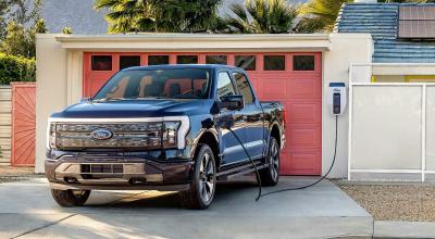 Ford Pulls Back On Large EVs and Bets On Hybrids Instead - Photo