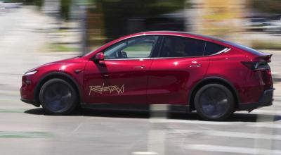 Leave A Mess In A Tesla Robotaxi? It Could Cost You - Photo