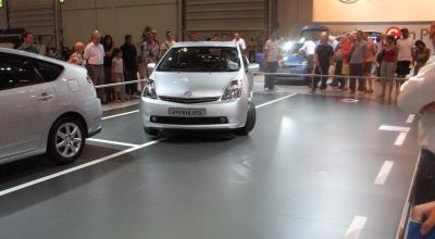 Why the Mercedes S-Class Didn’t Invent Self-Parking and the Prius Did - Photo