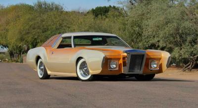 This 1973 Lincoln Continental Thinks It’s A Rolls-Royce - Photo