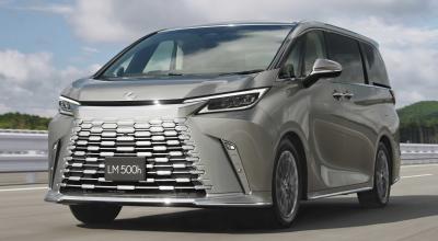 Lexus Quietly Made the LM 500h Even Better for Rear-Seat Luxury - Photo