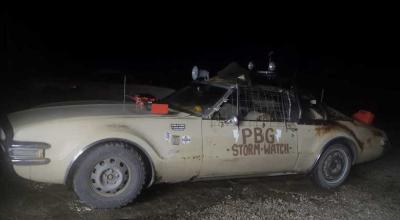 They Turned a Rusty Oldsmobile Into a Tornado Chaser… and Actually Took It Out - Photo