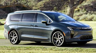 <span style='background: #ff0000'>Chrysler</span> Calls It a Redesign… But the Pacifica Barely Changed - Photo