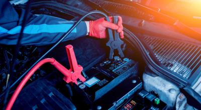 7 Things You're Doing Every Day That Are Secretly Killing Your Car Battery - Photo