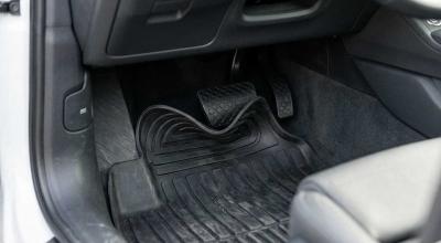 That Second Floor Mat Is Not Extra Protection. It Can Trap the Accelerator - Photo