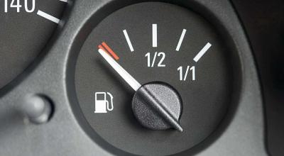 You Added Fuel, but the Gauge Ignored It. The Car May Be Doing That Deliberately - Photo