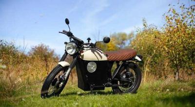 This Classic Honda CB500 Lost Its Engine and Came Back Electric - Photo