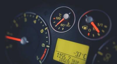 Your Car’s Outside-Temperature Display May Be Wrong for a Surprisingly Clever Reason - Photo