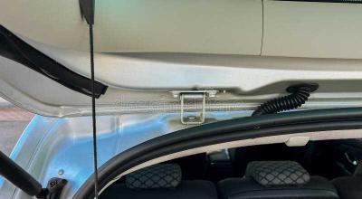 Your Liftgate Behaves All Summer, Then Tries to Hit You in Winter - Photo