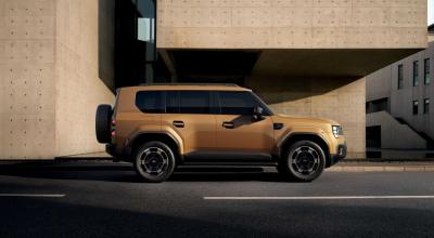 This Rugged GAC SUV Has a 1.1-Meter Display Across the Windshield - Photo