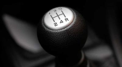 Reverse Gear Grinds Even With the Clutch Down? Count to Three Before Blaming the Gearbox - Photo