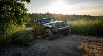Jeep Wrangler Smoky Mountain Edition Adds 33-Inch Tires And Blacked-Out Style - Photo