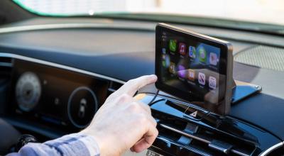 People Once Wanted Car Radios Banned Because Listening While Driving Seemed Far Too Dangerous - Photo